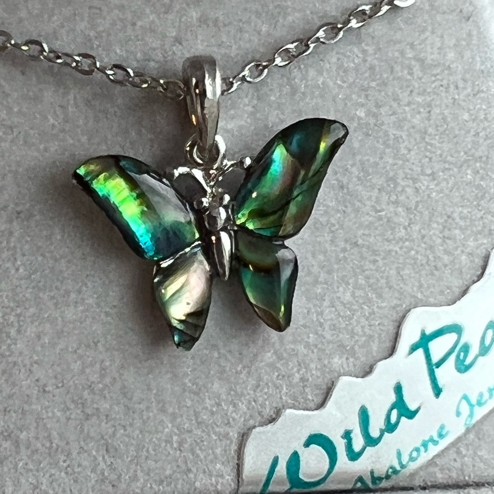 Wild Pearl Butterfly Neckless